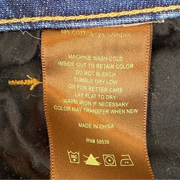 Kut from the Kloth Dark Wash Bermuda Short - Picture 10 of 10